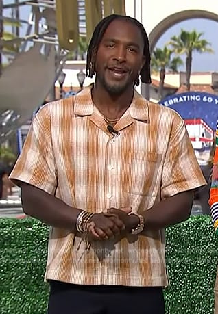 Scott’s plaid button up shirt on Access Hollywood
