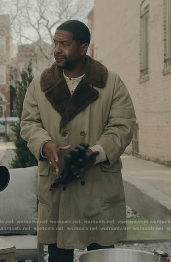Darnell’s shearling collar coat on The Chi