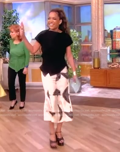 Sunny’s black top and crane print skirt on The View