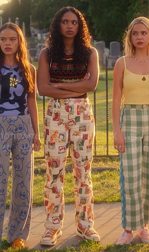 Tabby’s comic print jeans and knit tank top on Pretty Little Liars Original Sin
