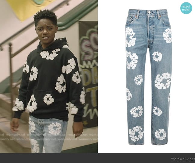 Denim Tears x Levi's Cotton Wreath-print straight-leg jeans worn by Tamia Cooper (Bre Z) on All American