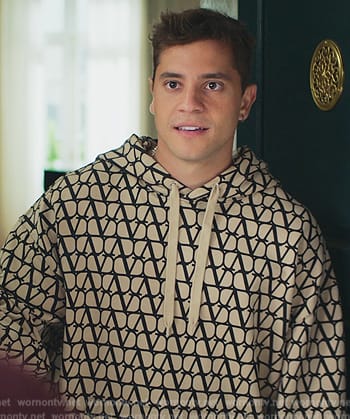 Ivan’s logo print hoodie on Elite