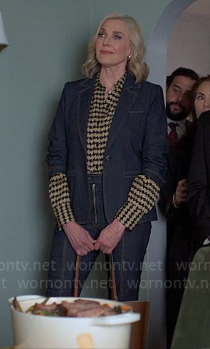 Nadine’s denim suit and houndstooth blouse on UnPrisoned