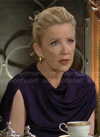 Nikki’s fan earrings and hair sticks on The Young and the Restless
