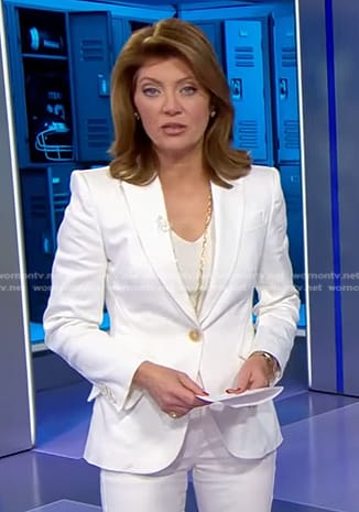 Norah’s white blazer on CBS Evening News