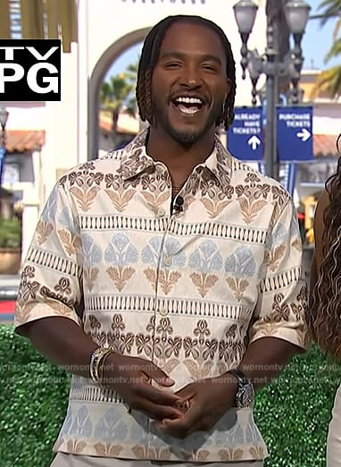 Scott’s printed short sleeve shirt  on Access Hollywood