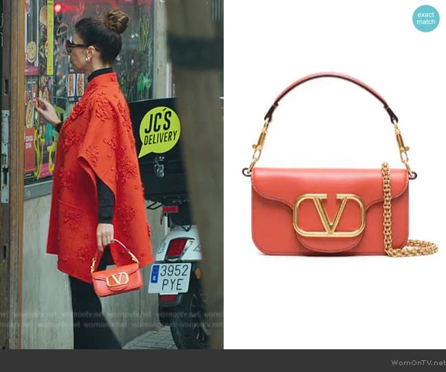 Valentino Locò VLogo-plaque crossbody bag worn by Carmen (Maribel Verdú) on Elite
