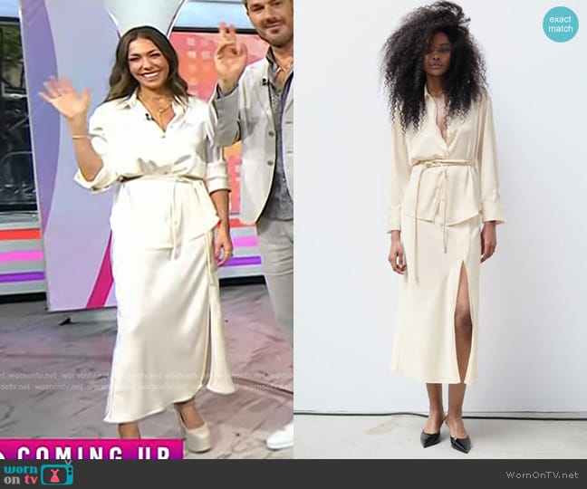 Zara Mixed Organza Satin Effect Shirt in Ecru worn by Melissa Garcia on Today