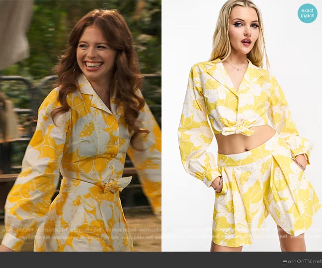 Miss Selfridge Poplin tie front shirt in yellow tropical worn by Victoria Vance (Jordan Clark) on Bunkd
