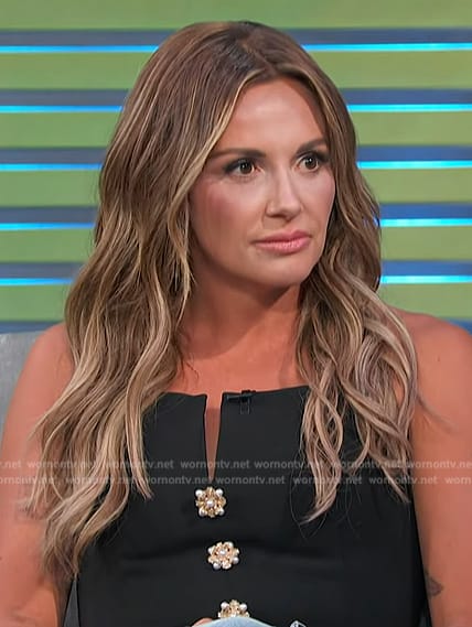 Carly Pearce’s black strapless top on Access Hollywood