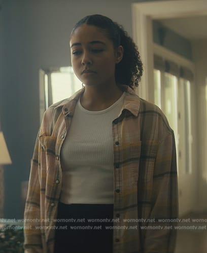 Claire’s pink plaid shirt on The Umbrella Academy