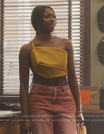 Hilary’s yellow crop top and jeans on Bel-Air