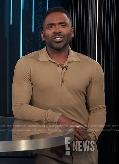 Justin’s beige polo sweater on E! News