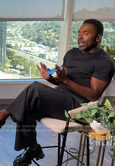 Justin’s black leather loafers on E! News