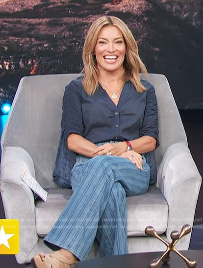 Kit’s navy ruched top and striped jeans on Access Hollywood
