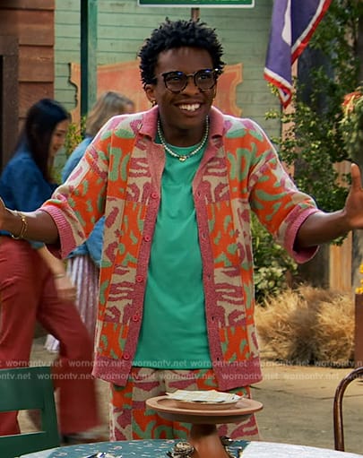 Noah’s floral knit cardigan and shorts on Bunkd