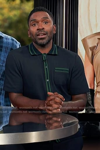Justin’s black contrast trim shirt on E! News