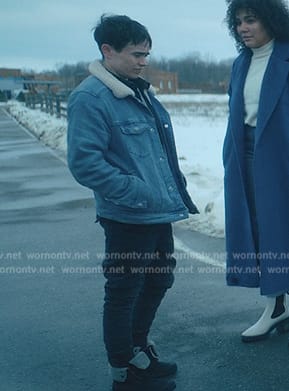 Victor’s black shearling boots on The Umbrella Academy