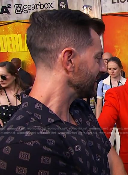Will’s black printed shirt on E! News