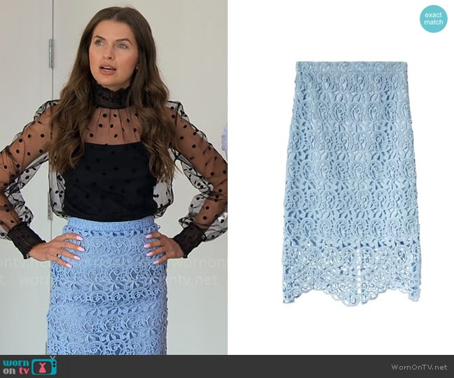 Burberry Lace-embroidery pencil skirt worn by Jessica Markowski on Owning Manhattan