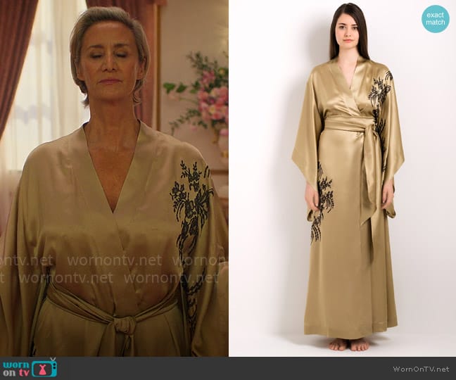 Carine Gilson Long silk kimono in gold and black Venise Caudry lace worn by Hera (Janet McTeer) on Kaos