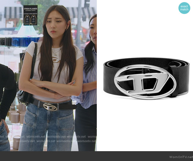 Diesel 1DR logo-buckle belt worn by Kaili Ginella on The Real Housewives of Orange County