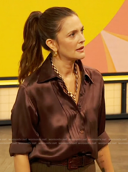 Drew’s brown pleated satin blouse on The Drew Barrymore Show