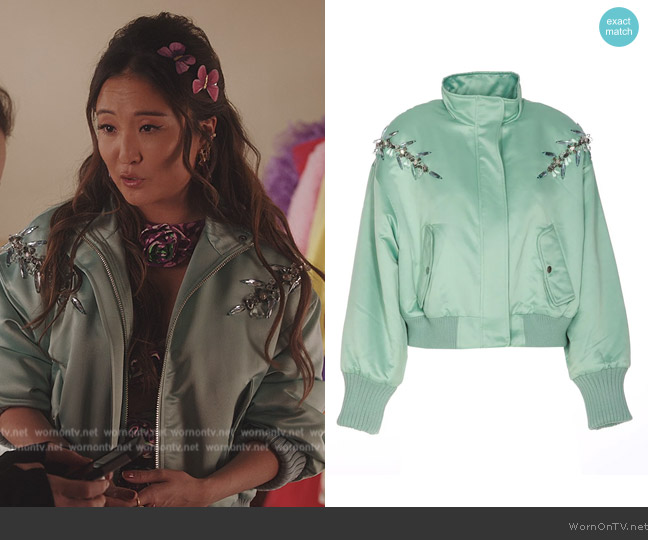 【Emily in Paris登場ブランド】ONAR ジョイボンバー ジャケット WornOnTV: Emily's orange printed bomber jacket on Emily in
