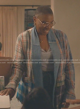 Hen’s plaid shirt jacket on 9-1-1