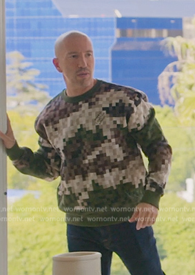 Jason’s abstract print sweater on Selling Sunset
