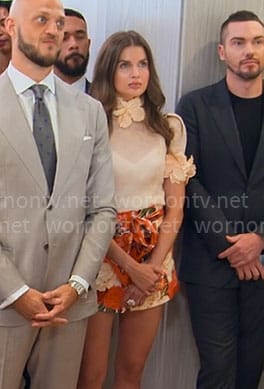 Jess’s floral shorts and beige applique top on Owning Manhattan
