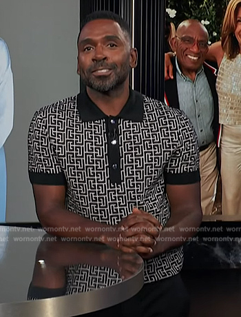 Justin’s monogram logo polo shirt on E! News