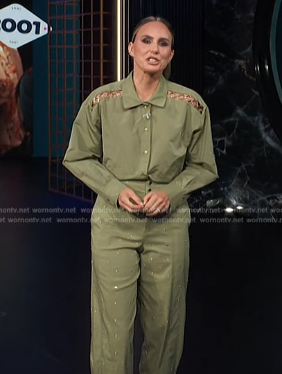 Keltie’s green chain detail shirt and studded pants on E! News