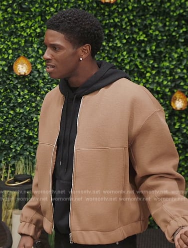 Lando’s beige bomber jacket on All American Homecoming