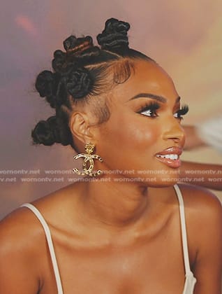 Lesa’s gold earrings on The Real Housewives of Dubai