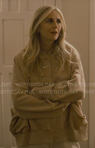 Morgan’s beige oversized hoodie on Nobody Wants This