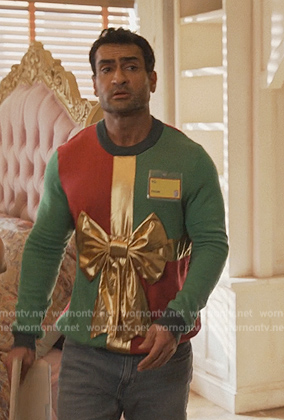 Rudy’s ugly Christmas sweater on Only Murders in the Building