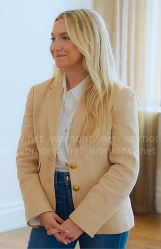 Savannah’s beige herringbone blazer on Owning Manhattan