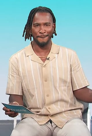 Scott’s striped shirt on Access Hollywood