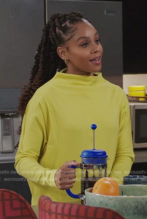 Simone’s yellow sweaterdress on All American Homecoming