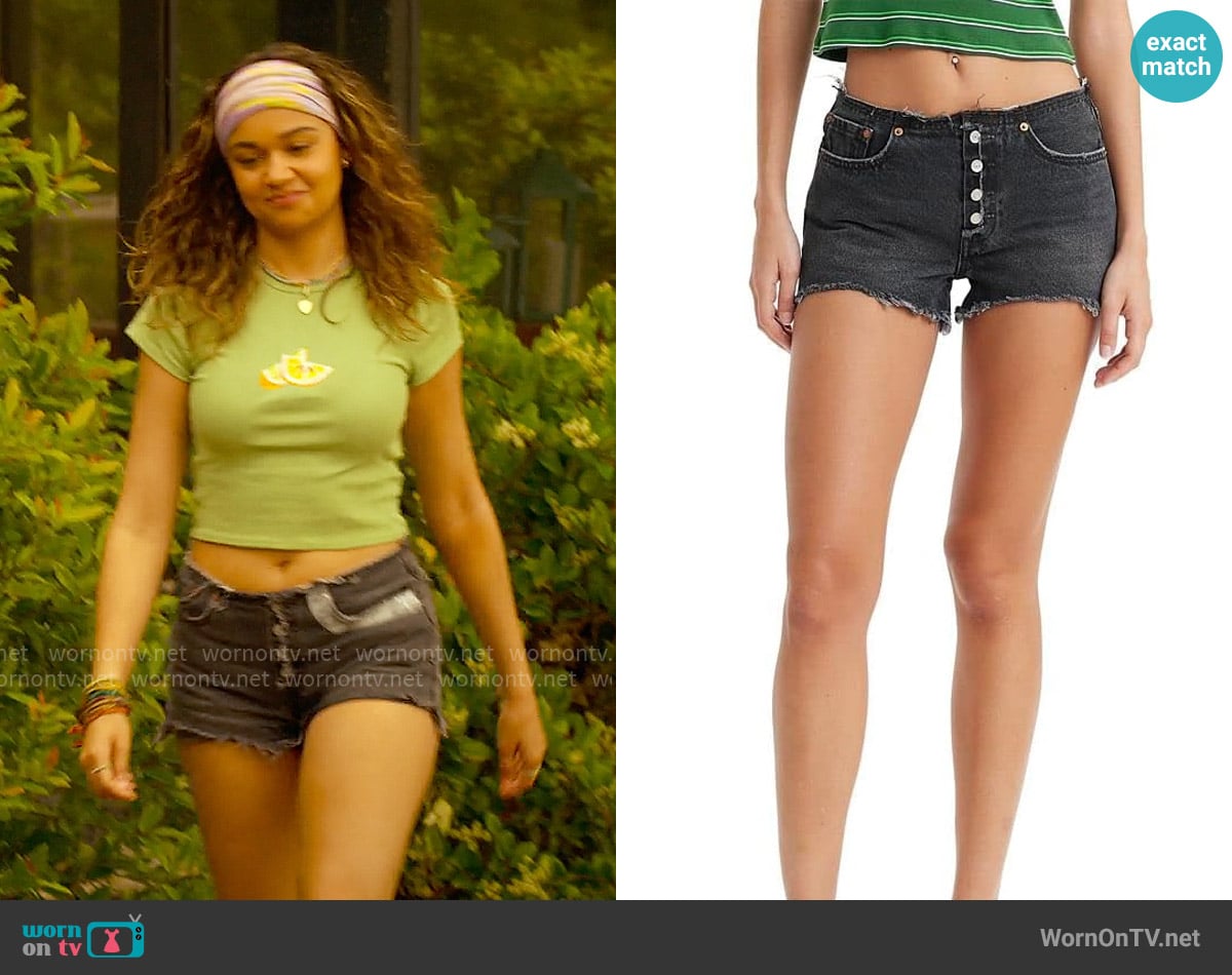 Levis 501 Ripped Waist Shorts worn by Kiara Carrera (Madison Bailey) on Outer Banks