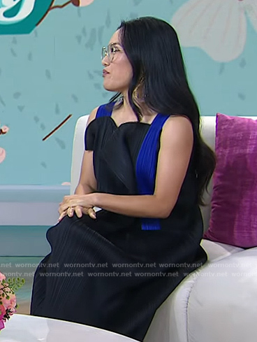 Ali Wong’s double hoop drop earrings on Today