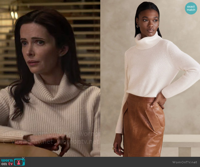 Banana Republic Chiara Cashmere Turtleneck Sweater worn by Lois Lane (Elizabeth Tulloch) on Superman and Lois