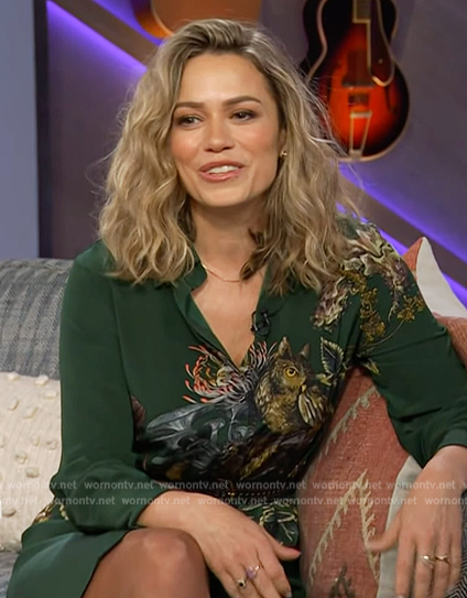 Bethany Joy Lenz’s green floral print shirtdress on The Kelly Clarkson Show