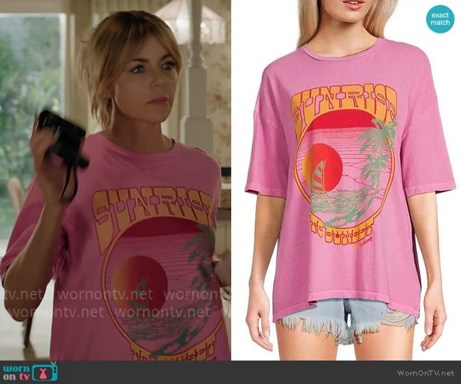 Billabong Sunrise To Sunset Oversized T-Shirt worn by Morgan Gillory (Kaitlin Olson) on High Potential