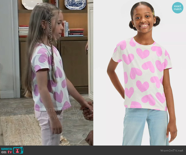 Cat & Jack Short Sleeve T-Shirt in Cream worn by Violet Finn (Jophielle Love) on General Hospital