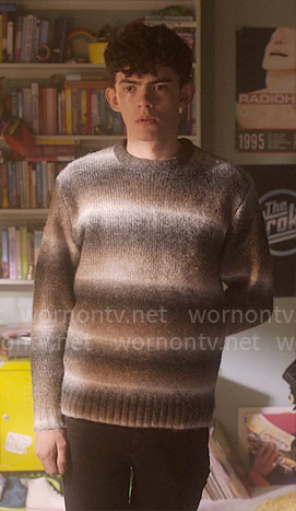 Charlie’s brown ombre sweater on Heartstopper