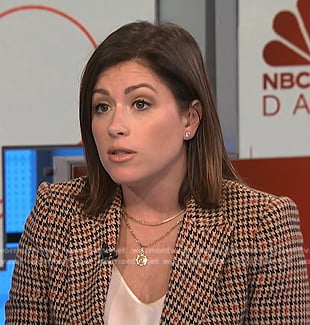 Chloe Melas’s beige houndstooth blazer on NBC News Daily
