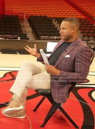 Craig Melvin’s beige suede shoes on Today