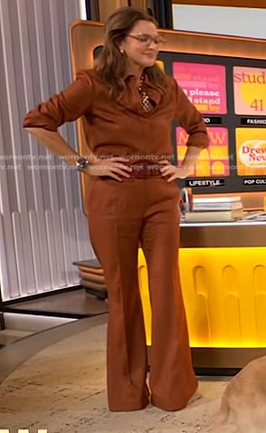 Drew’s brown shirt and flare pants on The Drew Barrymore Show